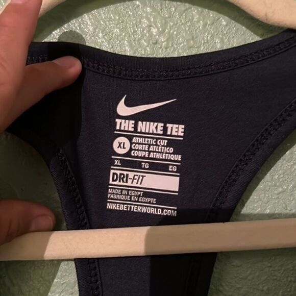 Nike‎   - Picture 3 of 5